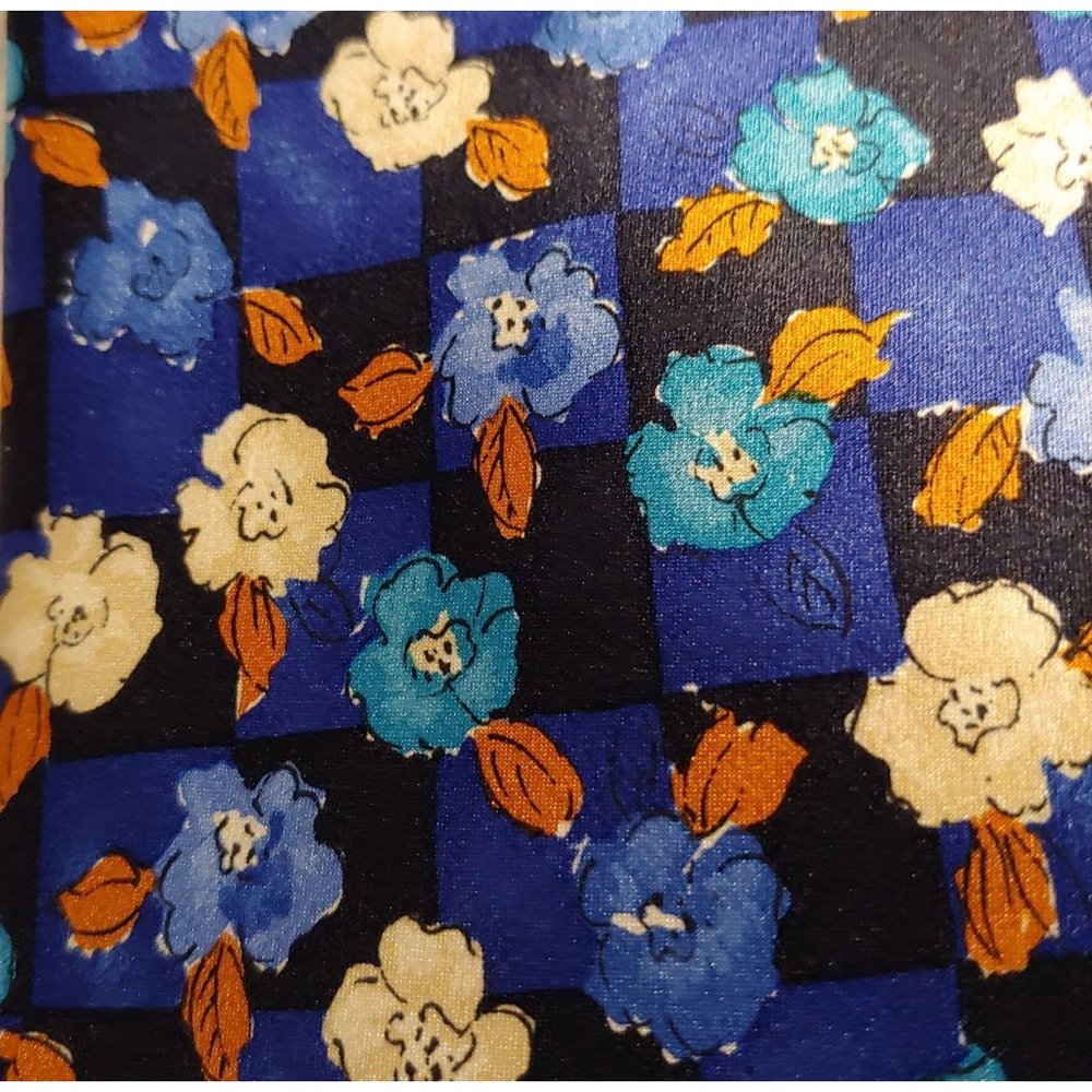 Givenchy Selection Couture #0210 100% Silk Showy Blue Rose Gentlemans Tie